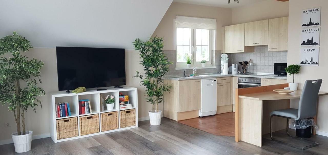 Ferienapartment Wiese & Meer Auf Ruegen Neddesitz Ngoại thất bức ảnh